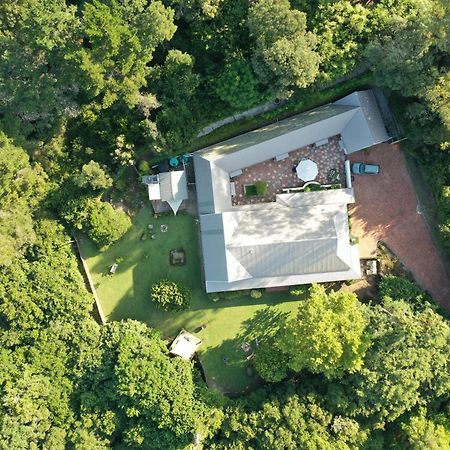 Bwhale Guest House B&B Найсне Экстерьер фото