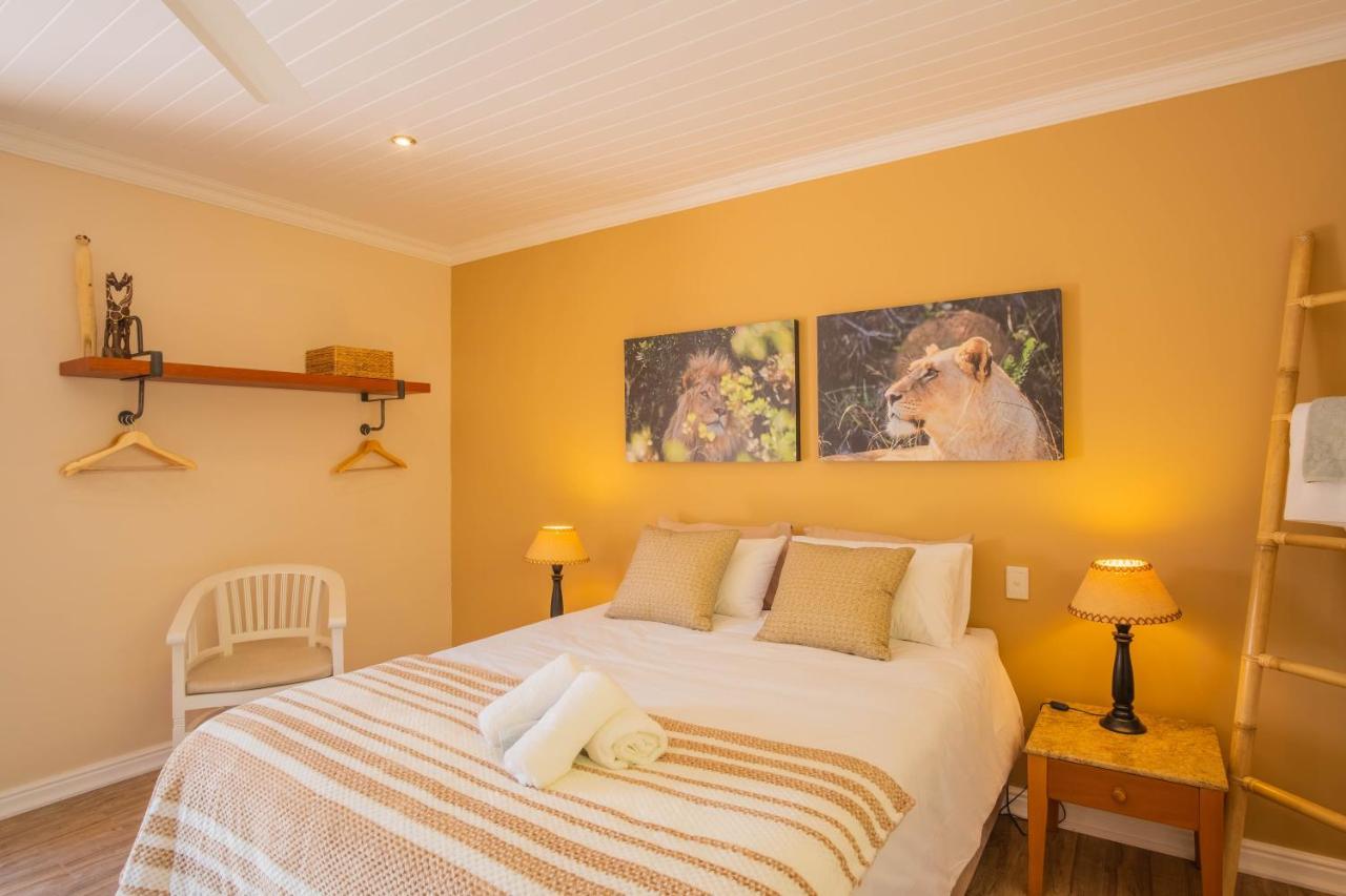 Bwhale Guest House B&B Найсне Экстерьер фото