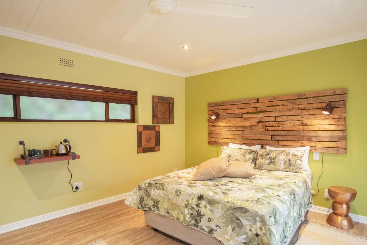 Bwhale Guest House B&B Найсне Экстерьер фото