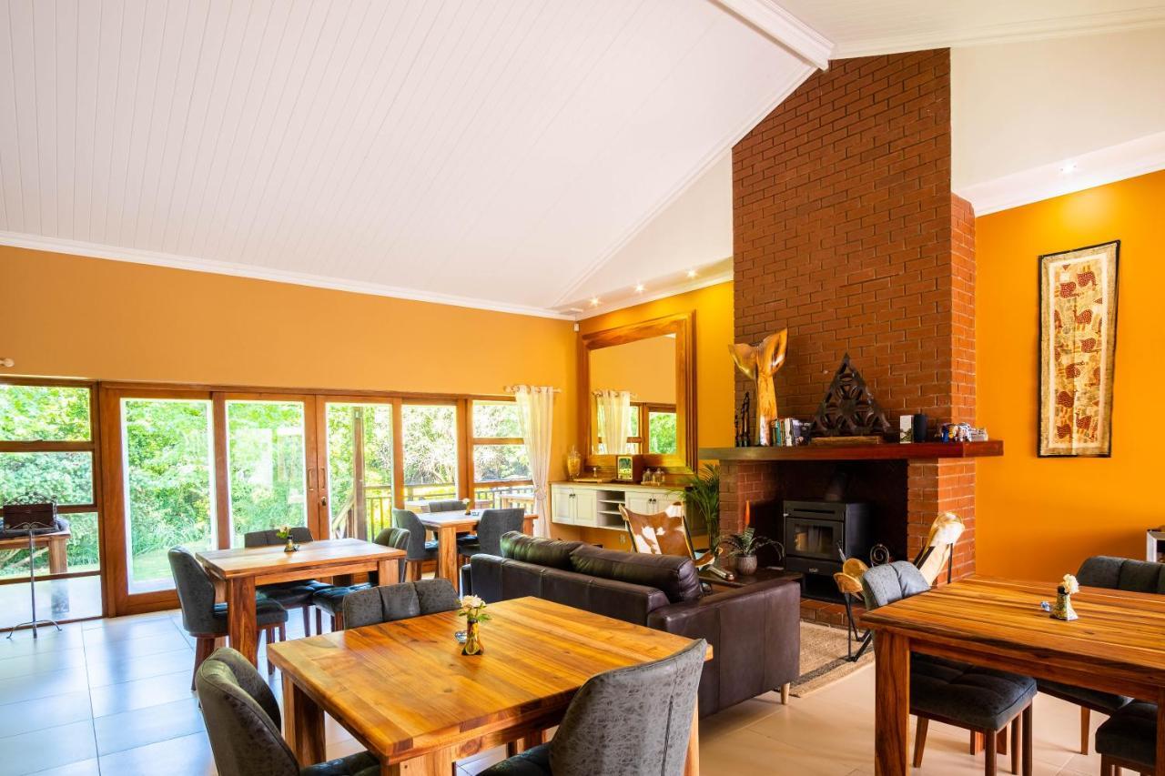 Bwhale Guest House B&B Найсне Экстерьер фото