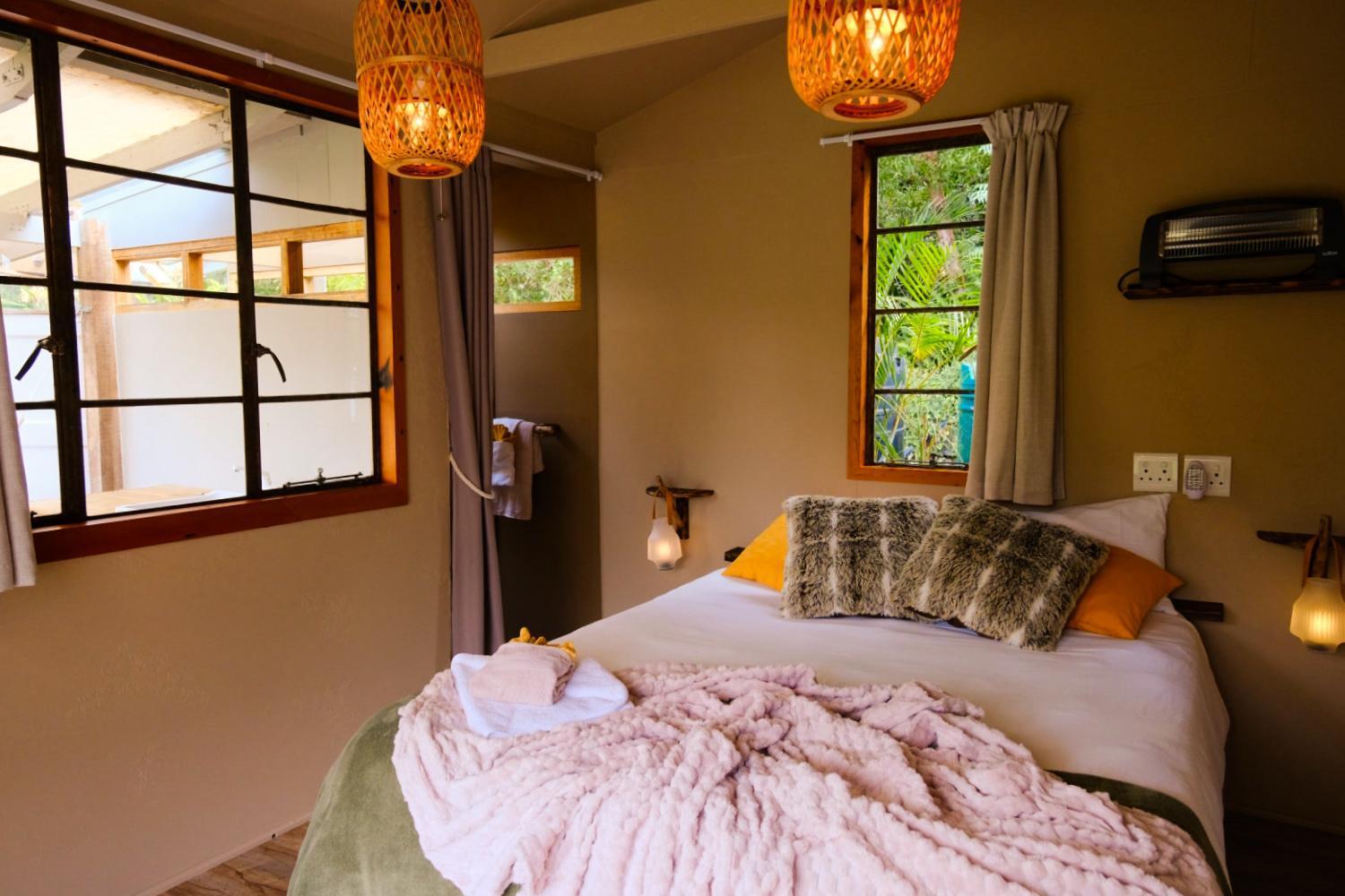 Bwhale Guest House B&B Найсне Экстерьер фото