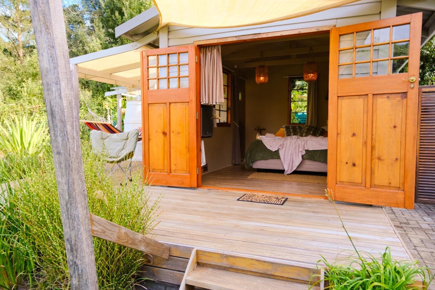 Bwhale Guest House B&B Найсне Экстерьер фото