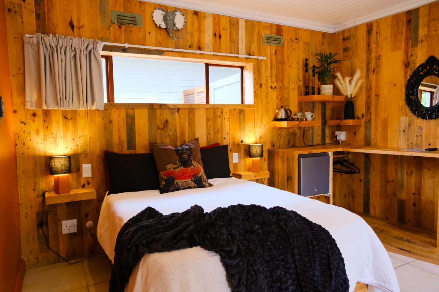 Bwhale Guest House B&B Найсне Экстерьер фото